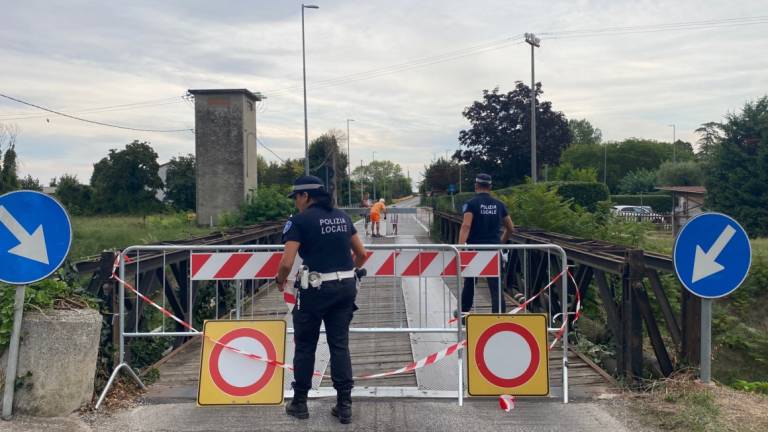 Cesenatico, sos cedimenti: chiuso il ponte e stop al traffico in via Fenili a Sala - Gallery