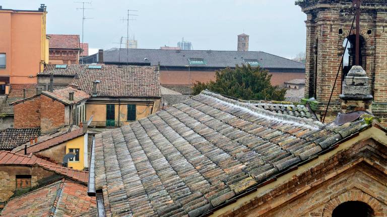 Dalla primavera all’inverno in poche ore in Romagna. Fiocchi di neve anche a Ravenna FOTO E VIDEO