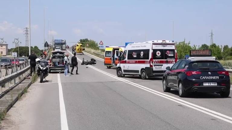 Incidente sull'Adriatica a Cesenatico: morto un motociclista VIDEO