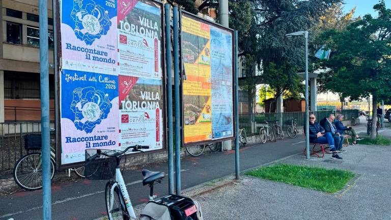 Plance per affissioni pubblicitarie