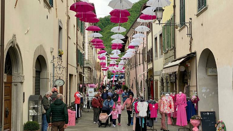 Ciclismo, Bagno di Romagna e i colori del Giro d'Italia - Gallery