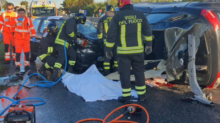 Incidente mortale sull'Adriatica a Rimini, muore 33enne