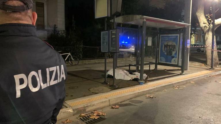 Omicidio alla stazione di Rimini: si indaga tra i familiari della vittima