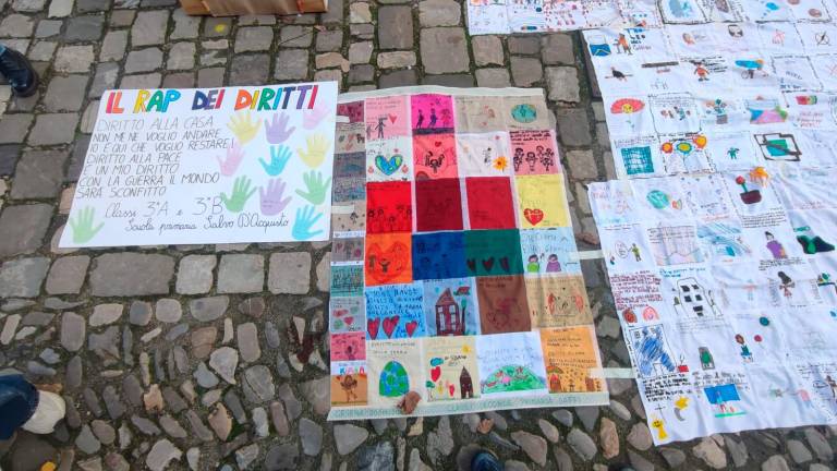 Cesena, Piazza del Popolo invasa dai bambini per la “Giornata dei diritti dell’infanzia e dell’adolescenza” VIDEO GALLERY