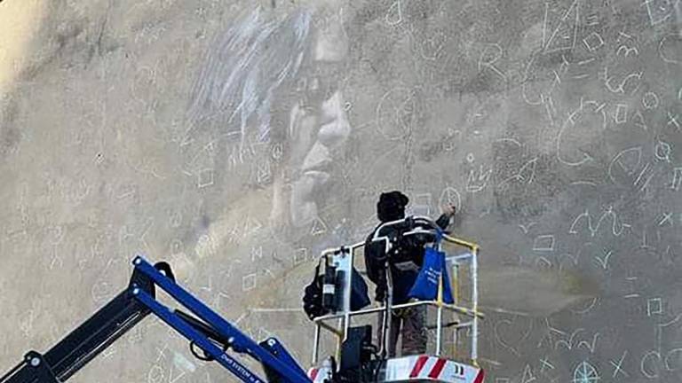 Bertinoro, giovedì si svela il murale sull'ospitalità di Alberto Ruce