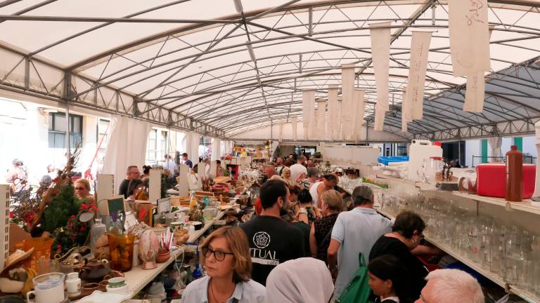 Imola, folla all’inaugurazione del Mercatino dei Cappuccini che resterà aperto fino al 30 agosto GALLERY FOTO MMPH