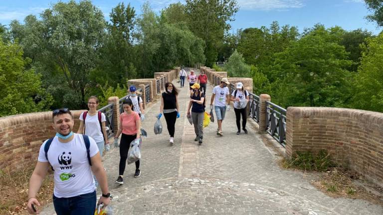 Forlì, domenica Rotaract e Wwf puliscono il Parco Urbano