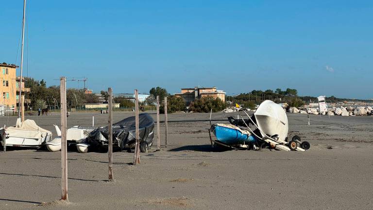 Cesenatico, il forte vento della notte ha lasciato il segno - Gallery