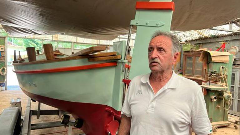 Flavio Casali con “Elsa”, l’ultima lancia restaurata