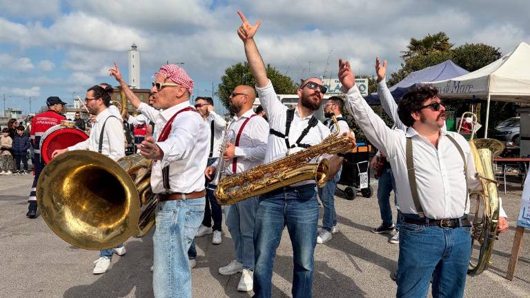 Capitale del Mare, la festa è entrata nel vivo tra aquiloni e musica
