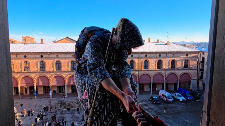 Imola, in piazza sono tornate le Befane del Cai con una settimana di ritardo GALLERY FOTO MMPH