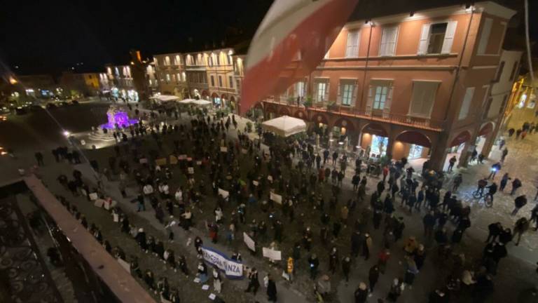 Contestazioni alla manifestazione di Cesena contro il Dpcm - VIDEO