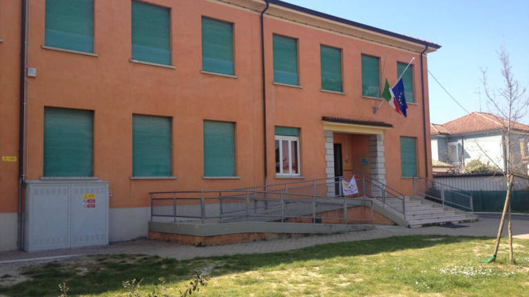Scuola elementare di Cesena prepara un anno in trasferta per lavori
