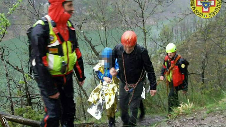 Escursionisti olandesi con bambini salvati dal Soccorso Alpino a Ridracoli