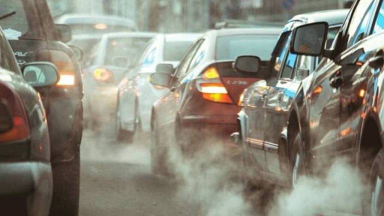 Ravenna, il 35% dello smog dovuto alle auto: Vecchie e inquinanti