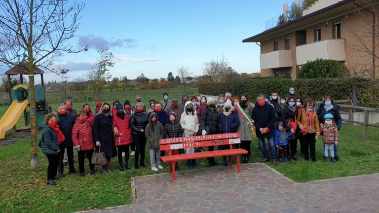 Forlì, inaugurate le panchine rosse del Quartiere Romiti