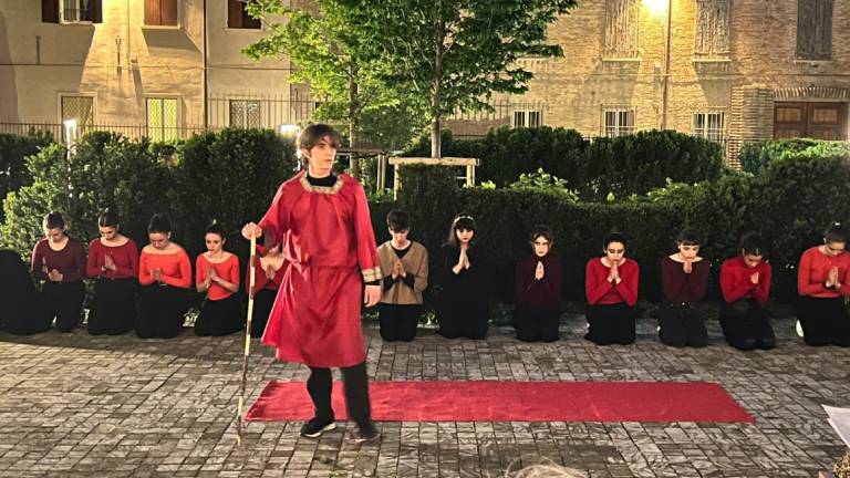 Rimini, gli studenti del Karis trasformano il Part in un antico teatro greco
