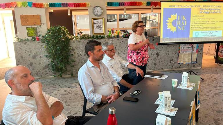 La presentazione nel corso del convegno “Storie di partenze, di viaggi e di arrivi”
