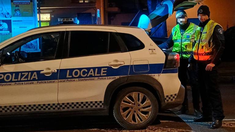 I rilievi in corso in viale Saffi