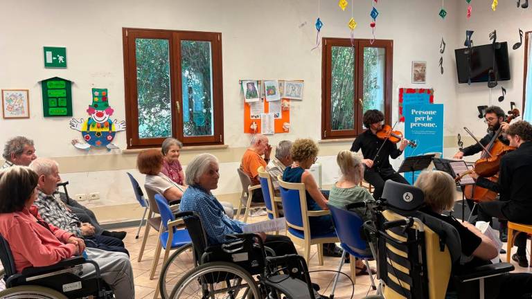 Rimini, l’orchestra Cherubini suona nelle residenze per anziani