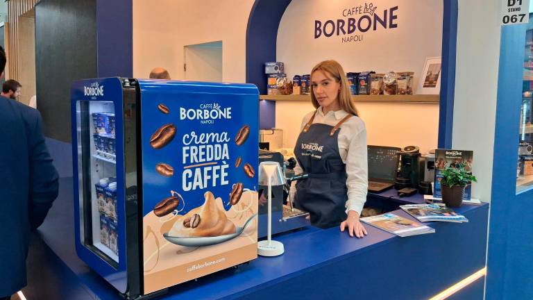 Rimini, dalla pizza calda al profumo spruzzato, dai fiori ai gelati: la vasta offerta dei distributori automatici GALLERY