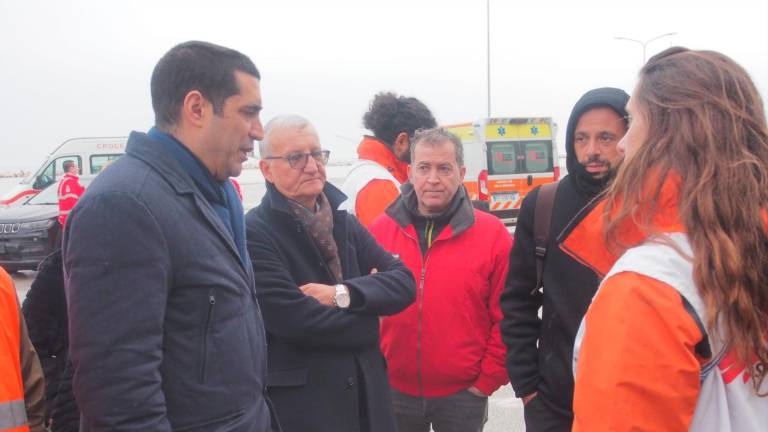Ravenna, sbarcata la nave dei migranti Geo Barents con 134 persone a bordo: due sono al Pronto Soccorso VIDEO GALLERY