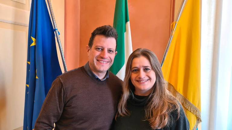 Il sindaco Sacchetti con la poetessa Annalisa Teodorani