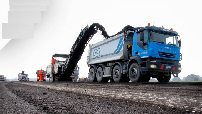 Ravenna, la guerra in Iran mette a rischio i cantieri stradali: “Prezzi del bitume alle stelle”
