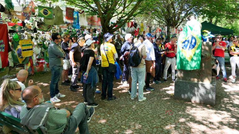 Imola, il ricordo di Ayrton Senna 32 anni dopo al “tempio” del Tamburello GALLERY FOTO MMPH