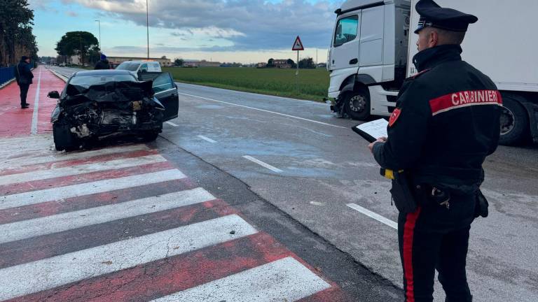 Cesena, incidente sulla via Emilia: un uomo all’ospedale VIDEO