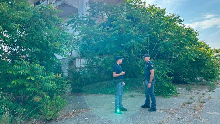 Rimini, lo colpisce alla testa con un tubo di ferro: arrestato per tentato omicidio