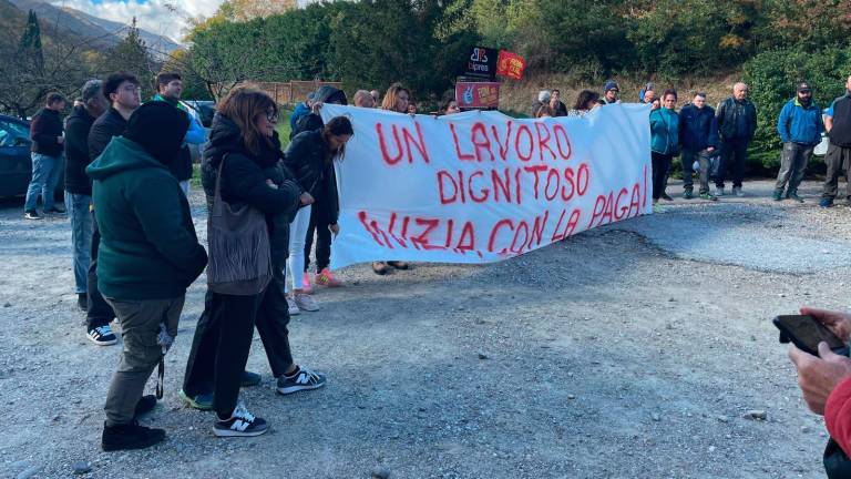 Il presidio dei lavoratori della Bipres