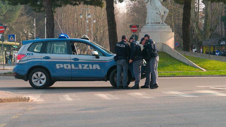 Ravenna, vasta operazione antidroga ai Giardini Speyer, elicotteri e forze dell’ordine in azione - Gallery