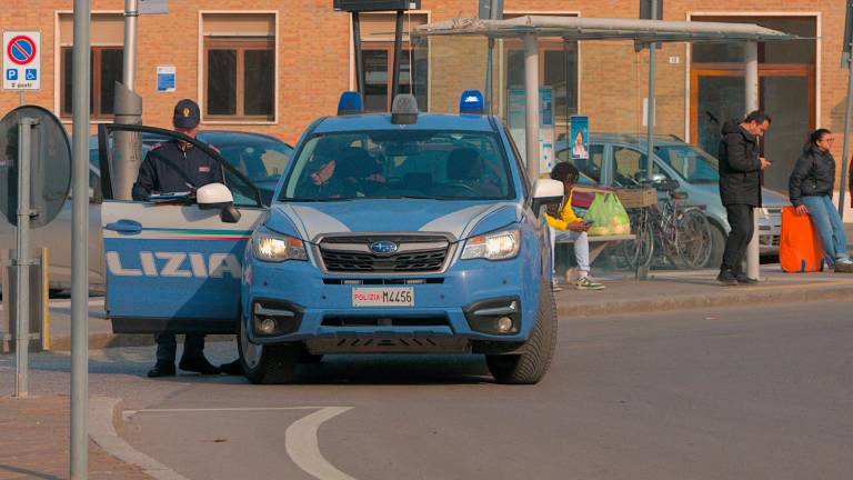 Ravenna, vasta operazione antidroga ai Giardini Speyer, elicotteri e forze dell’ordine in azione - Gallery
