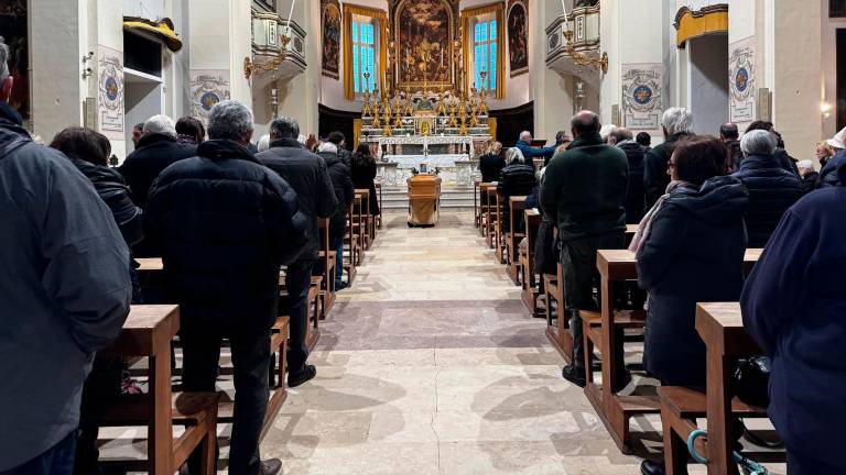 Un momento della cerimonia funebre