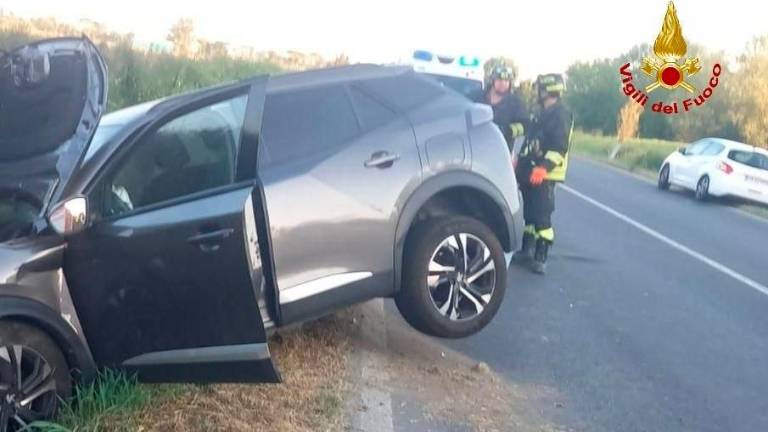 Forlimpopoli, incidente sulla via Emilia, tre persone soccorse dai Vigili del Fuoco