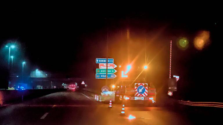 La rampa d’accesso bloccata sull’Adriatica direzione Sud