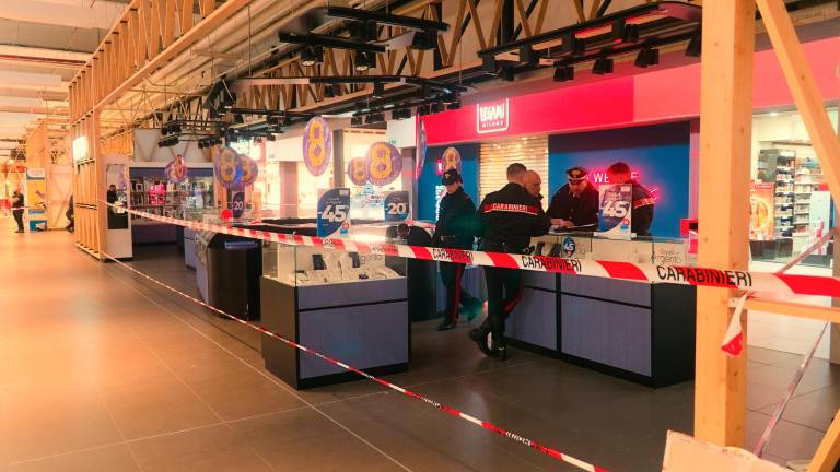 Ravenna. Maxi furto alla gioielleria dell’Esp FOTOGALLERY Massimo Fiorentini