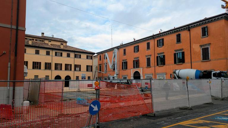 Il cantiere di piazza Aguselli