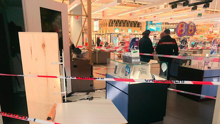 Ravenna. Maxi furto alla gioielleria dell’Esp FOTOGALLERY Massimo Fiorentini