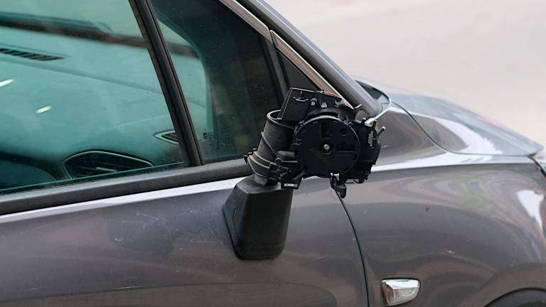 Ravenna, dopo la sassaiola fra giovani in zona stazione monta la rabbia dei residenti di via Carducci