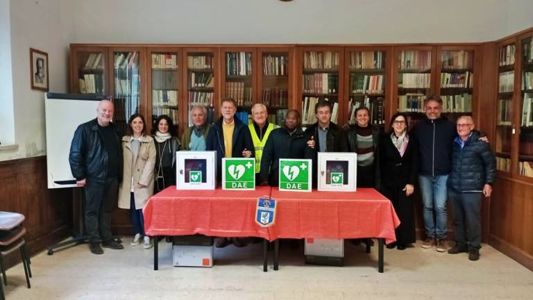 Dal Lions Valli Faentine un defibrillatore per scuola S.Umiltà e Atletica 85