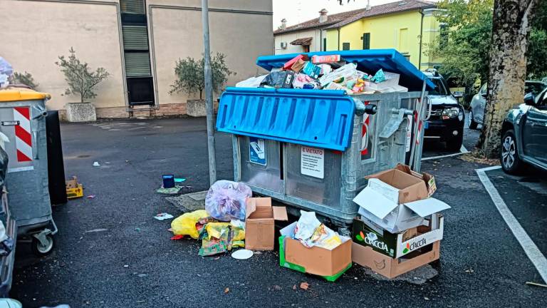 Brisighella, il Comune scrive ai cittadini: “Basta rifiuti abbandonati, il decoro è un bene di tutti”