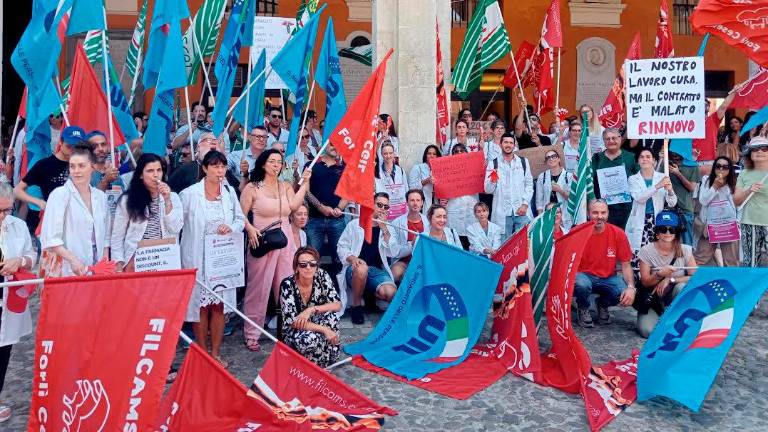 I manifestanti in piazza del Popolo