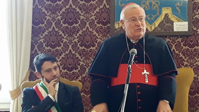 Marradi, il cardinale Bassetti in difesa della Fabbrica dei marroni