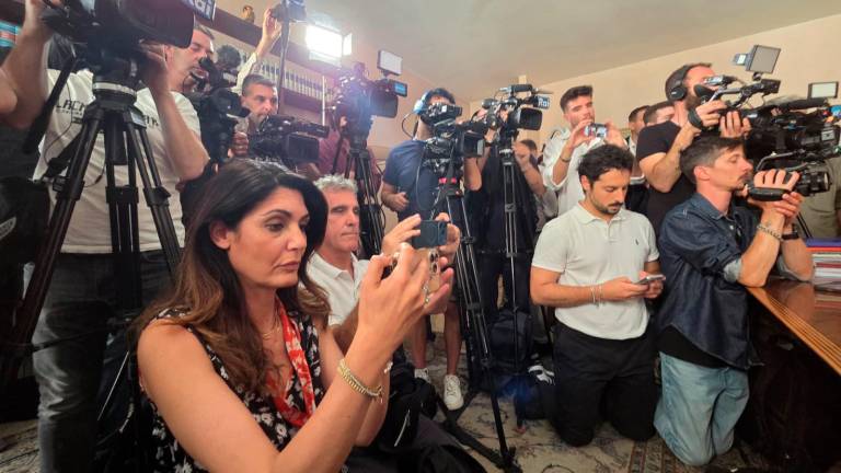 Delitto Pierina, Louis: “Ringrazio quanti mi hanno sostenuto, specialmente le mie mogli. Resto in Italia”. Ma cambierà casa VIDEO