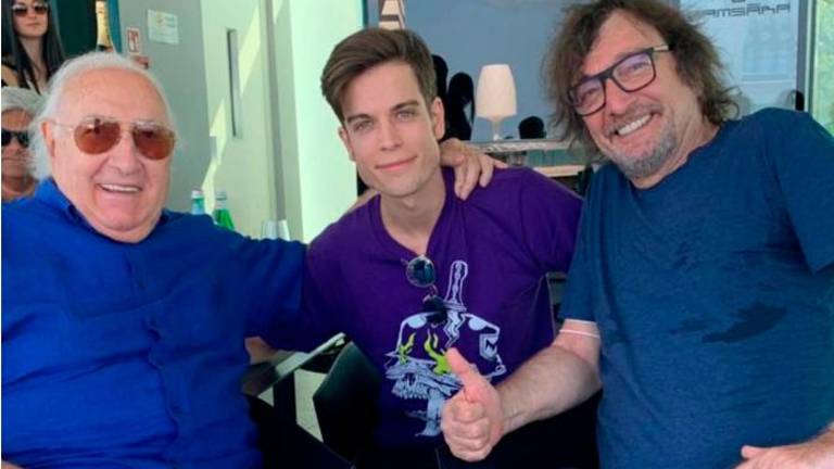 Da sinistra Pippo Baudo, Jody e Claudio Cecchetto al Samsara di Riccione il 7 giugno scorso