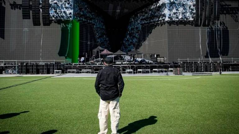Rimini, Vasco Rossi davanti al palco del concerto. “Perfetto, non vedo l’ora che cominci” GALLERY
