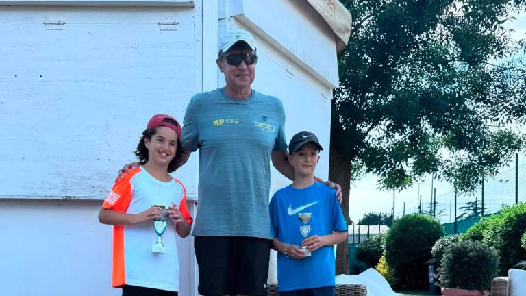 Paolo Pambianco premia il singolare Under 10 maschile