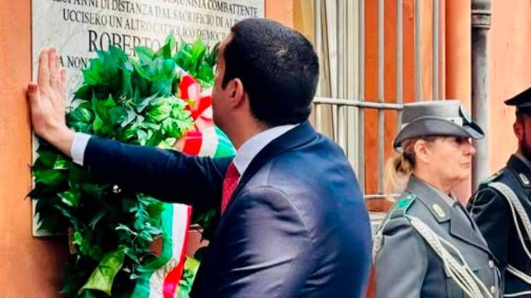 Il presidente della Regione Michele De Pascale ha reso omaggio al senatore Roberto Ruffilli con una nota sui social